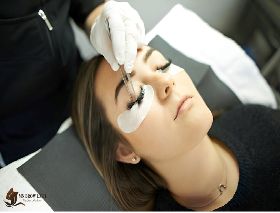 Discovering the Secrets Behind the Eyelash Extensions