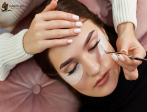 Lash Extensions makeup